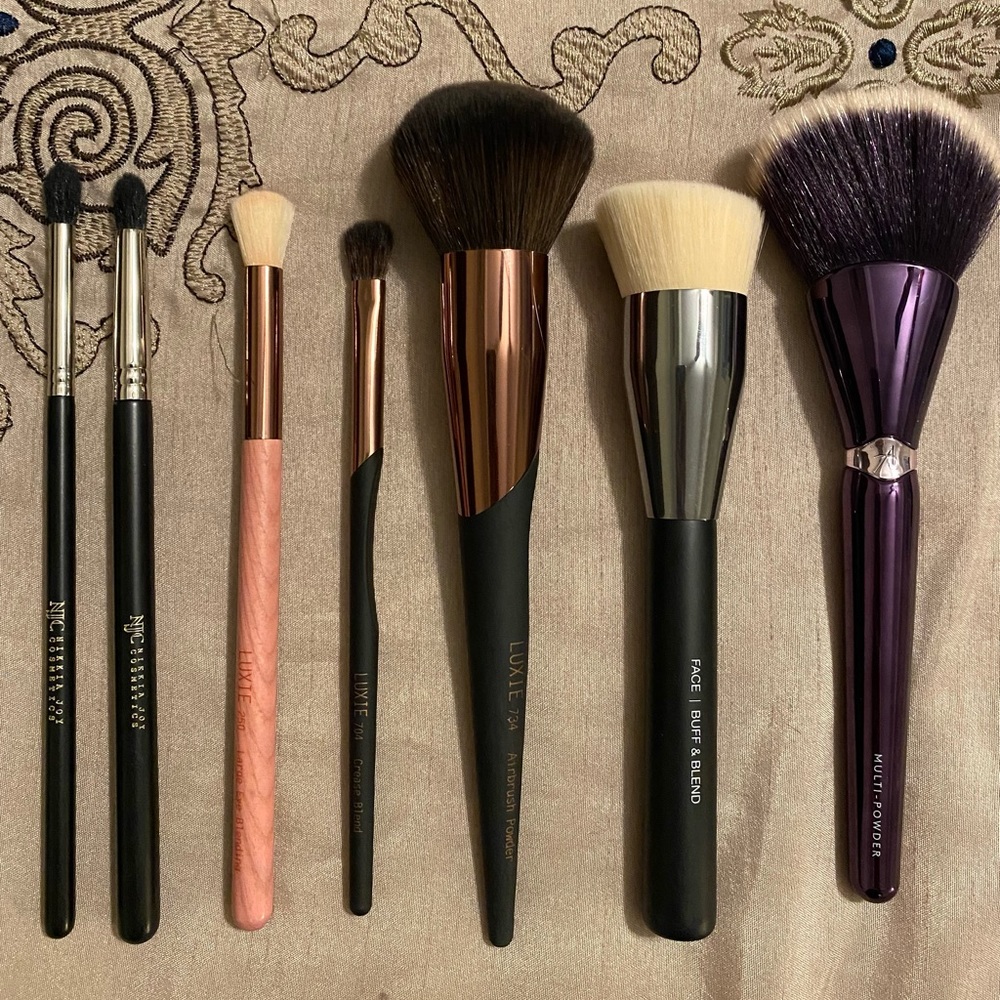 Lot of Makeup Brushes (Huda, Nikkia Joy, Anisa, Luxie)